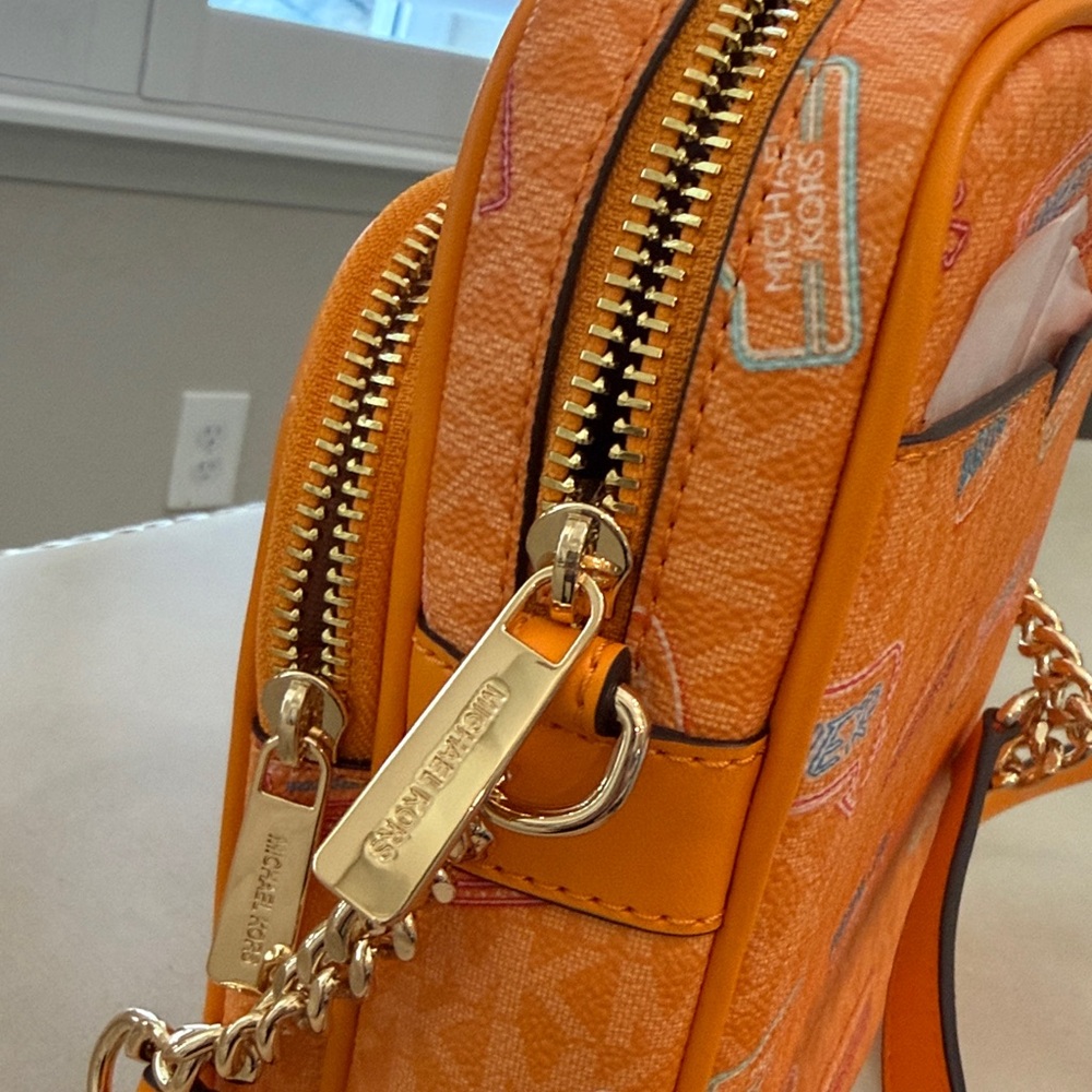Michael Kors Jet Set Travel Vibrant Orange Graphic Crossbody Bag - Picture 4 of 12